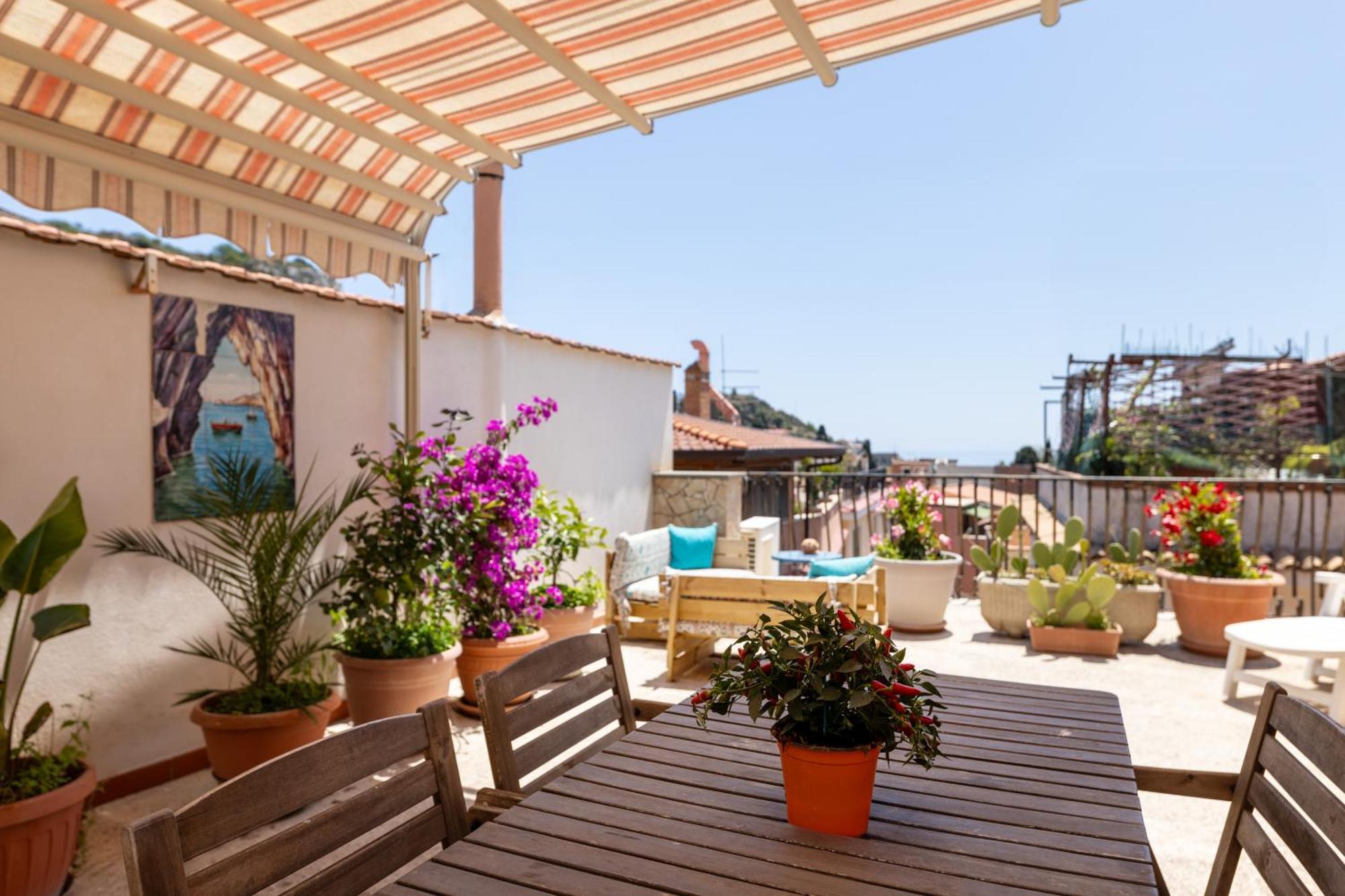 Medusa Exclusive Rooftop Taormina Apartment Exterior photo